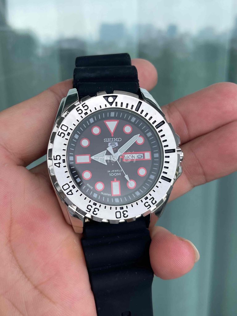 SEIKO NIỀNG XOAY SIZE GẦN 45mm