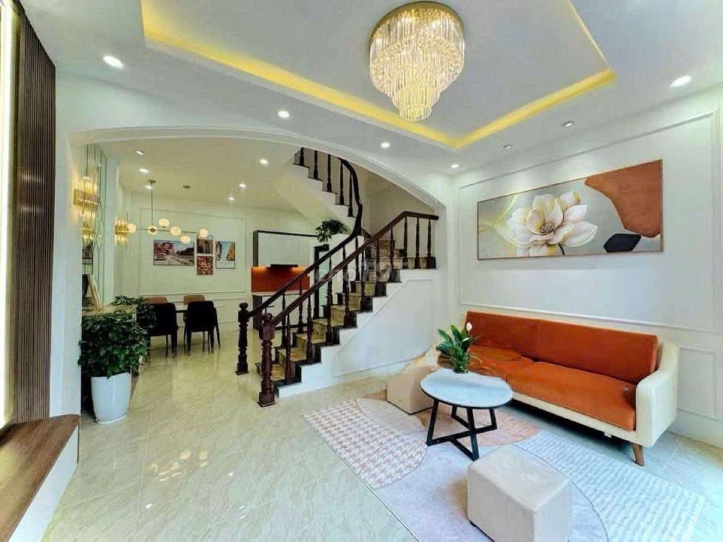 Trương Đinh, 2 thoáng vĩnh viễn, ngõ trc nhà 3m, dân xây MT 4.6m Ko QH
