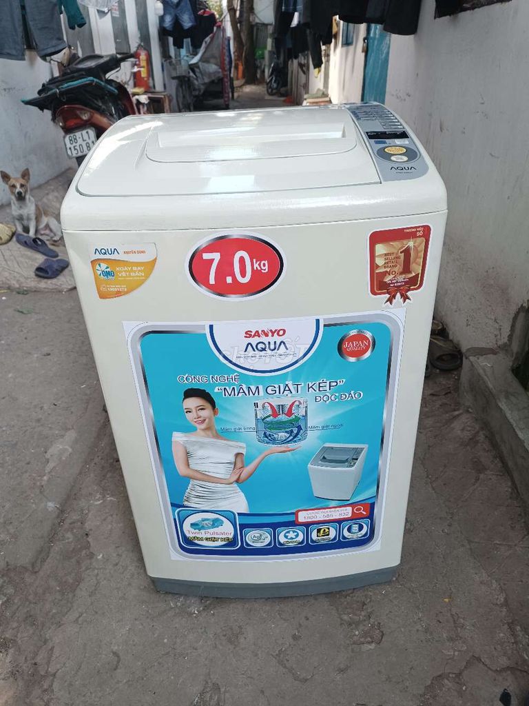 Cần bán máy giặt  aqua 7 kg còn xài rất tốt