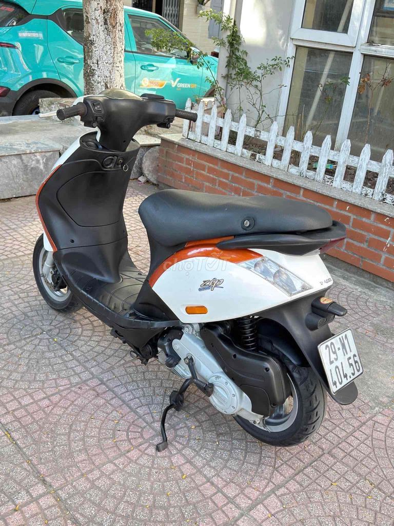 Скутер Piaggio Zip 2016, бело-оранжевый
