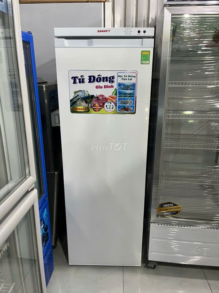 Tủ đông đứng Sanaky 230 lt1, 7 khay vỉ rộng