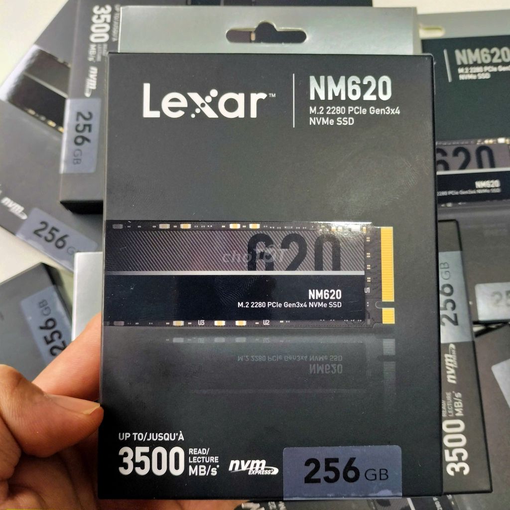 Về thùng SSD NVMe 256GB LEXAR NM620 New