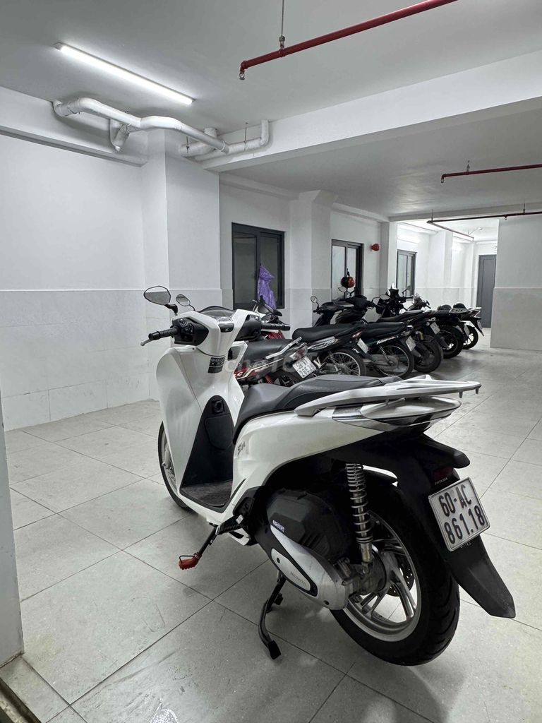 Honda SH 125i 2025 Бело-черный 2000км