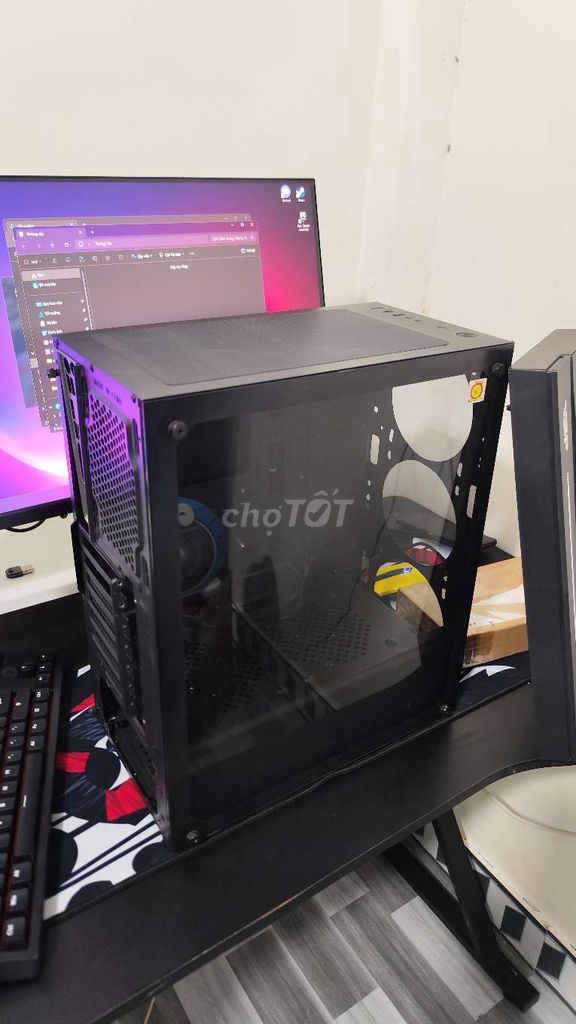 Thùng case PC Đen Kính, Kim loại Nắp đậy gãy chân. Mua bán Phụ kiện (Màn hình, Chuột...) tại Thị xã Hoài Nhơn Bình Định được đăng bởi bán tùm lum hình 1