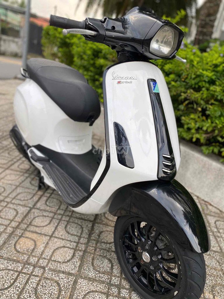 Vespa Sprint 125 3Vie 2015 Trắng đen Sporty BSTP. Mua bán Xe máy tại Thành phố Thủ Đức Tp Hồ Chí Minh được đăng bởi Xe Máy Sơn Thủ Đức hình 3