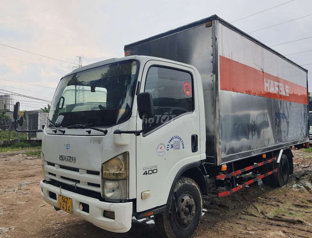 BÁN GẤP Isuzu 3.4 tấn đời 2009 thùng kín 5m3