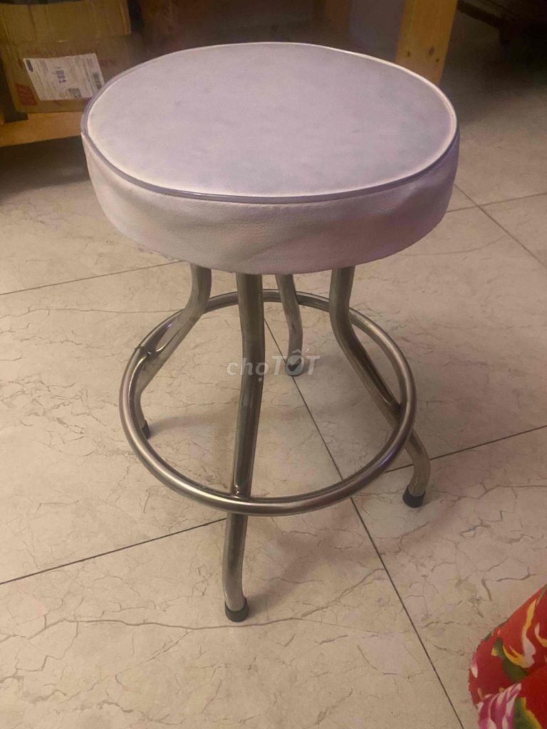 Ghế đẩu Da Kim loại Trắng. Mua bán Bàn ghế tại Quận Ninh Kiều Cần Thơ được đăng bởi Hoàng Kim hình 1
