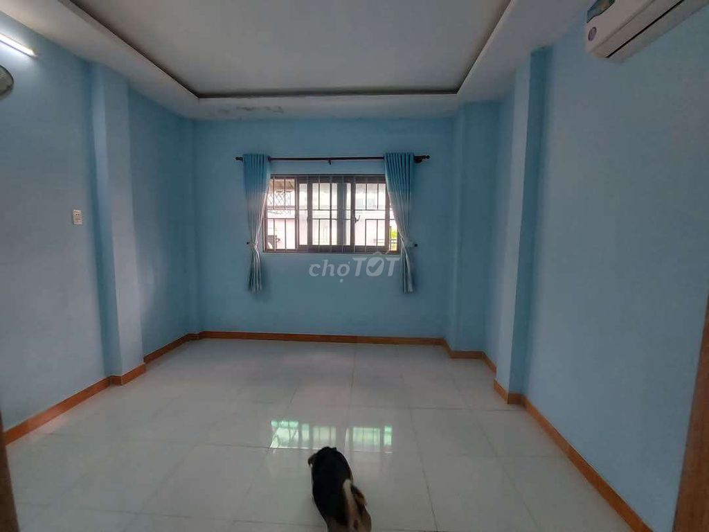 Phòng trọ trong NNC giờ giất tự do, giao chìa khóa riêng,có máy lạnh