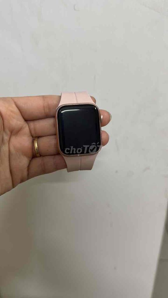 Apple Watch S4 Hồng 40mm. Mua bán Thiết bị đeo thông minh tại Huyện Đông Anh Hà Nội được đăng bởi Nguyen Huong hình 1