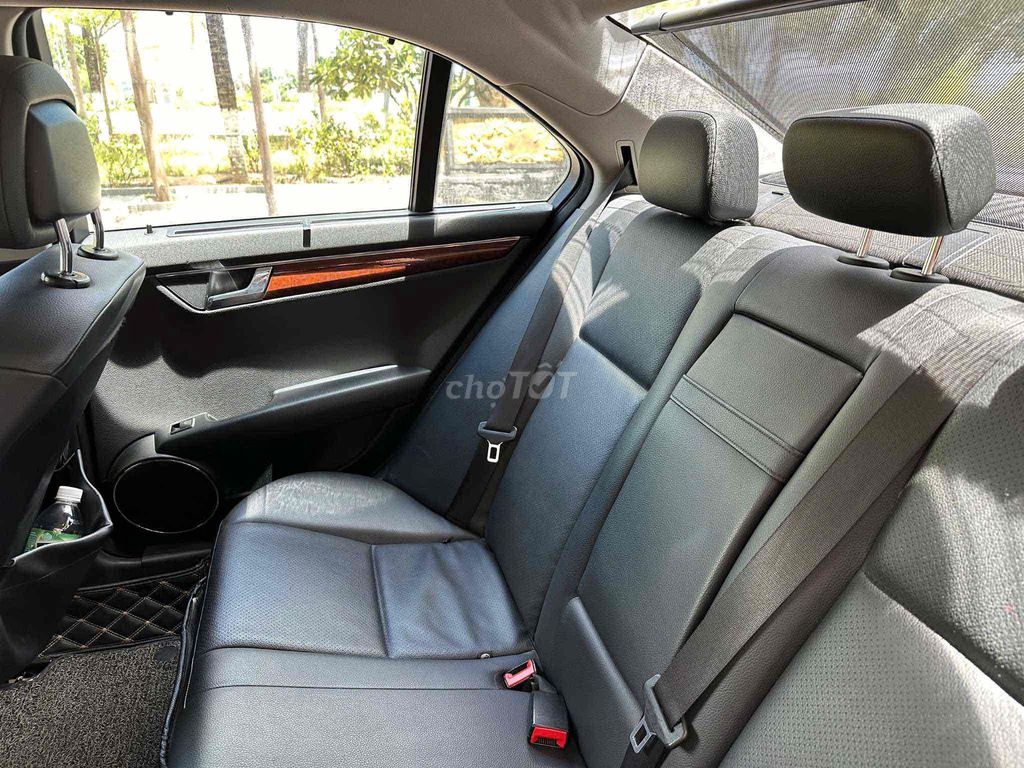 Mercedes Benz C Class 2010 C250 CGI - 100000 km. Mua bán Ô tô tại Thành phố Qui Nhơn Bình Định được đăng bởi Tên chưa cung cấp hình 4
