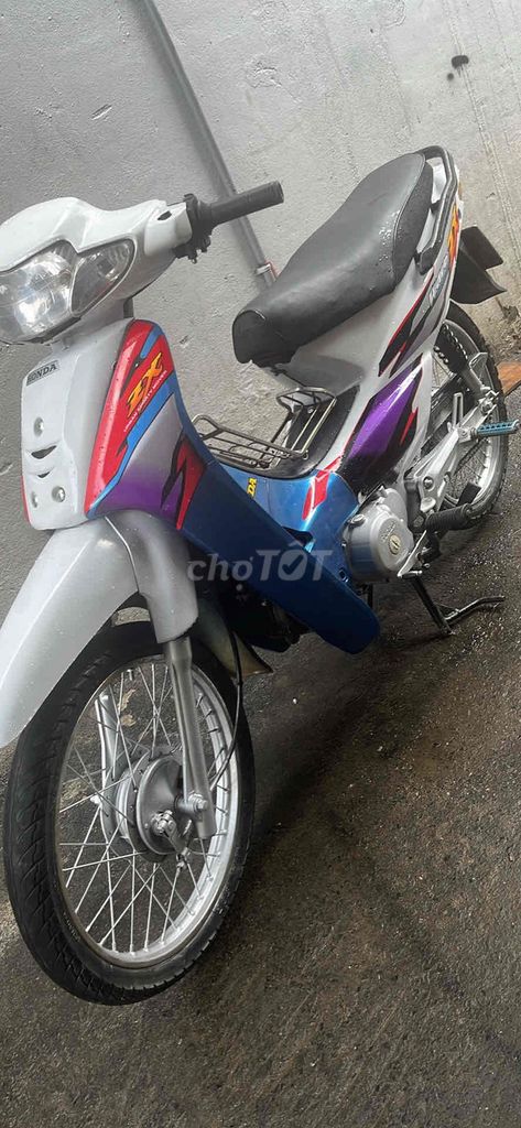 cần bán xe như hình , giấy tờ đầy đủ. Mua bán Xe máy tại Quận 12 Tp Hồ Chí Minh được đăng bởi Cần Nguyễn Đức hình 2