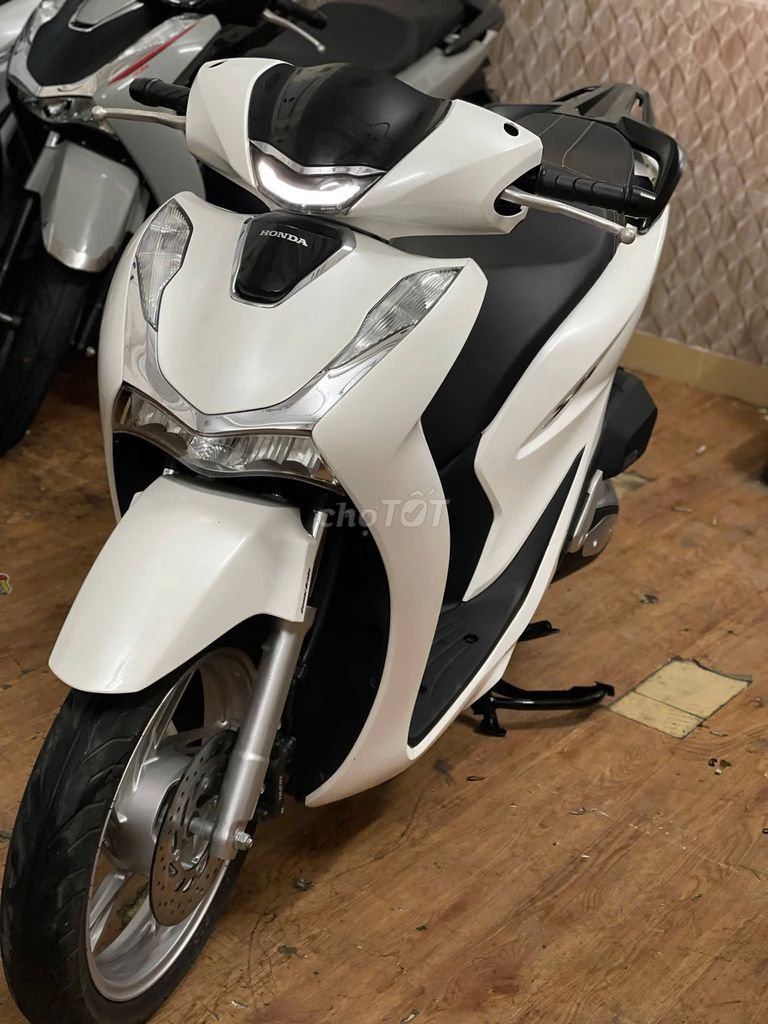 Honda SH 2020 белый, есть обмен и выкуп старых мото