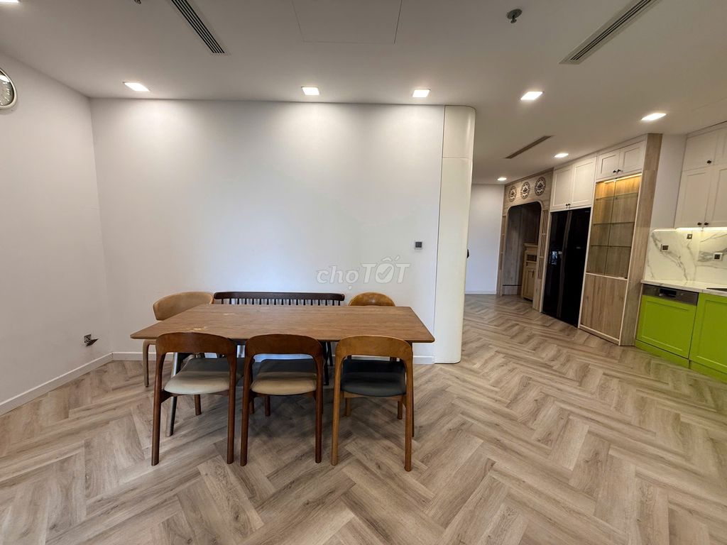 Апартаменты в Vinhomes Central Park, 3 спальни, уютный ремонт, вид на реку