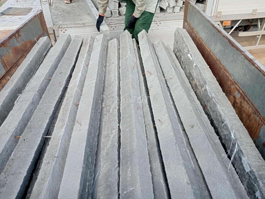 Hàng Rào Bằng lưới B40 và thép gai. Trụ bê Tông. Mua bán Đồ chuyên dụng, Giống nuôi trồng tại Quận Ngũ Hành Sơn Đà Nẵng được đăng bởi rin hình 1