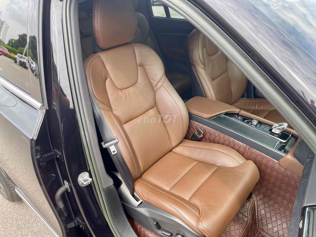 Volvo XC90 ultimate B6 Awd đen/nâu dki 2024. Mua bán Ô tô tại Quận Long Biên Hà Nội được đăng bởi Trang Gala hình 10