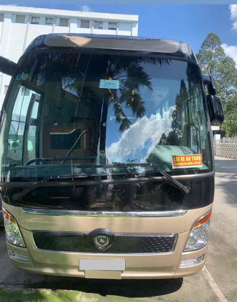 UNIVERSE HAECO LIMOUSINE DCAR 19 GHẾ VIP 2019