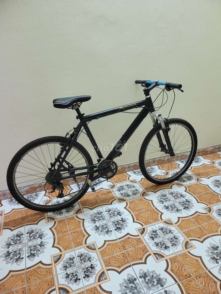 Xe đạp địa hình khung nhôm Shimano 3x9 Đen. Mua bán Xe đạp tại Quận Hoàng Mai Hà Nội được đăng bởi Hoàng Ba hình 1