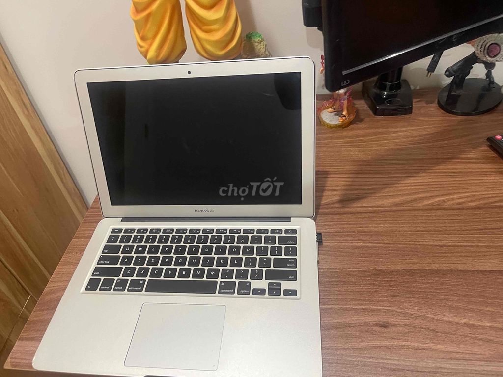 Apple MacBook Air 13 inch 2017 i5 8GB. Mua bán Laptop tại Thành phố Thuận An Bình Dương được đăng bởi Nguyễn Hoài Minh hình 1