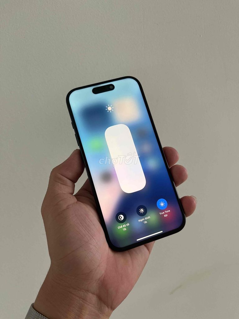 iphone 15pr lock màn thay 120hz mượt