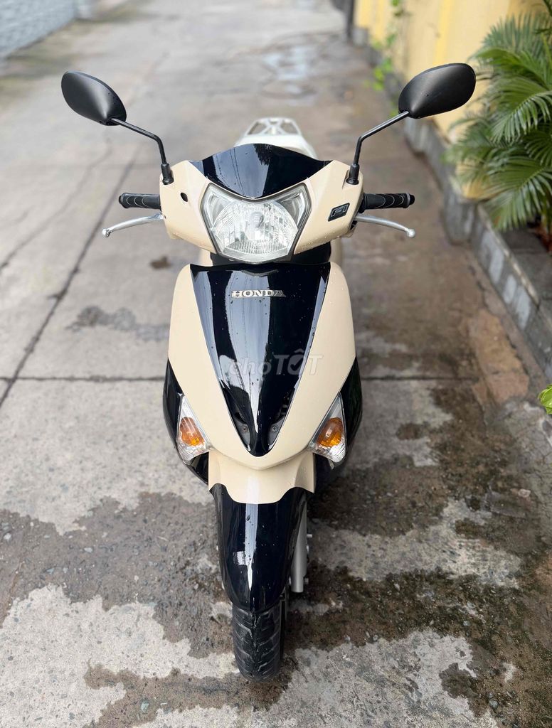 Honda Lead 2012 đẹp, máy êm thì thầm biển SG