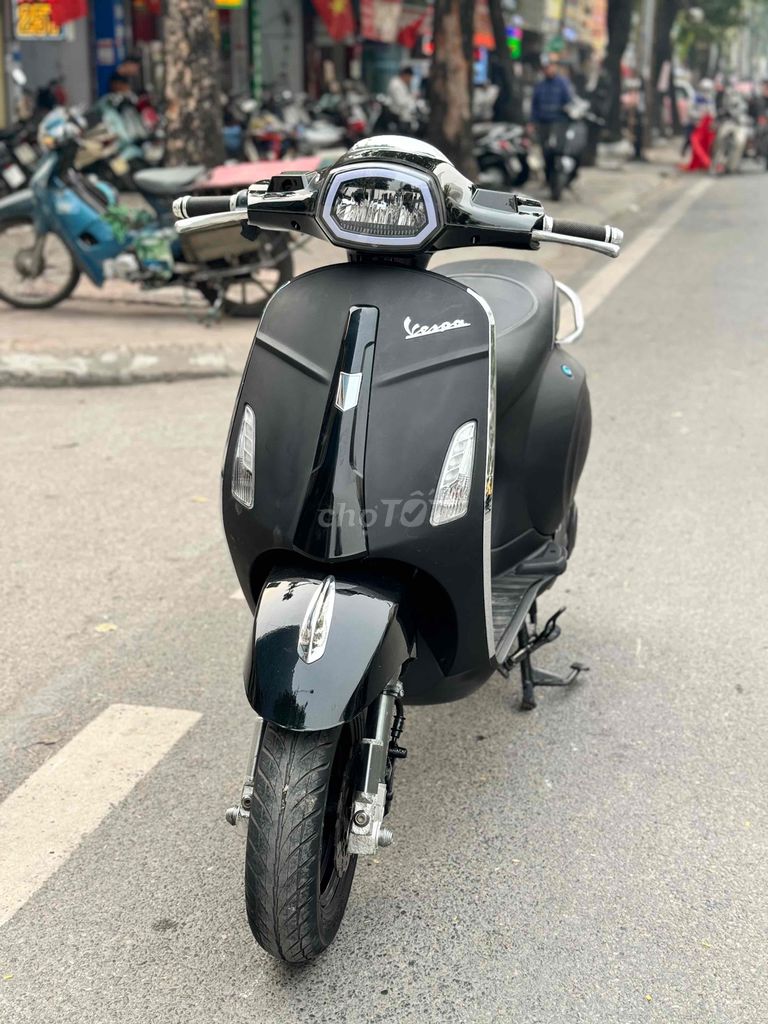 Vespa đen nhám bình lướt 2k24,Đủ giấy tờ