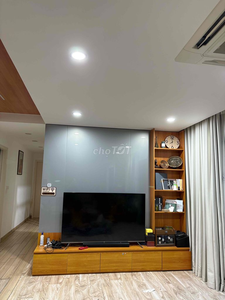Tủ quần áo Gỗ Nâu Ốp tường. Mua bán Tủ, kệ gia đình tại Quận Bắc Từ Liêm Hà Nội được đăng bởi Ngô Thu Thuỷ hình 1