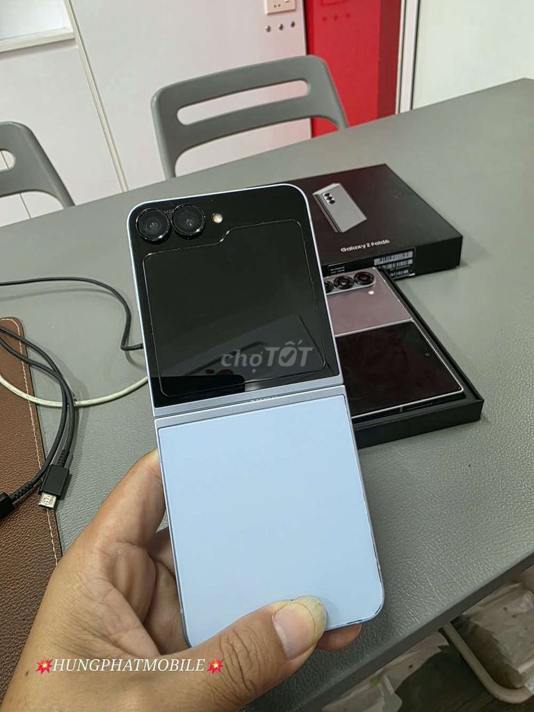 Samsung Galaxy Z Flip6 5G 12GB/256GB SVN 2 SIM 99%. Mua bán Điện thoại tại Quận Đống Đa Hà Nội được đăng bởi HƯNG PHÁT Mobile hình 1