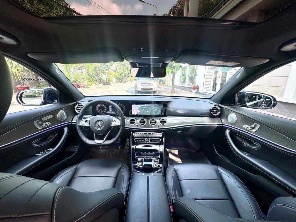Mercedes Benz E Class 2018 E300 AMG 1 chủ. Mua bán Ô tô tại Quận 8 Tp Hồ Chí Minh được đăng bởi Khoa nguyễn hình 8