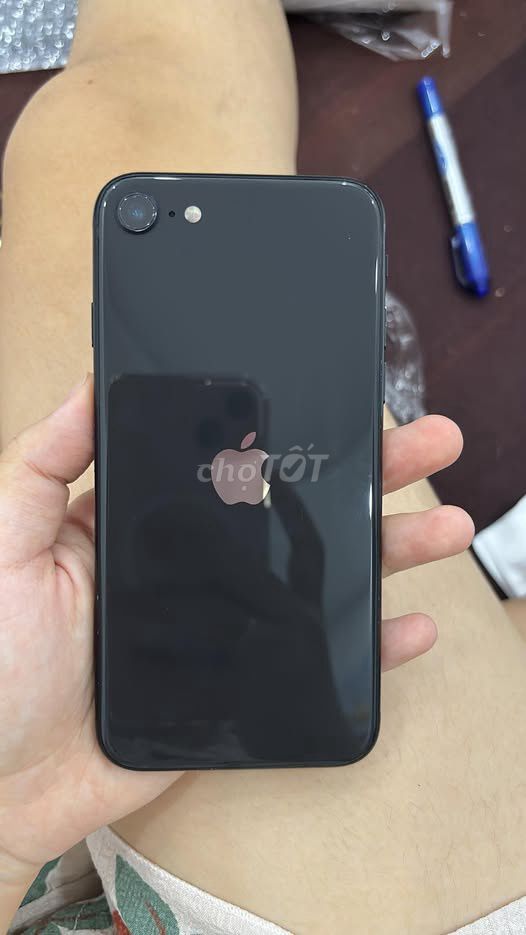 Apple iPhone SE 2020 64GB Đen Đã sử dụng. Mua bán Điện thoại tại Quận Bình Tân Tp Hồ Chí Minh được đăng bởi Hội Đồ Điện Tử hình 1
