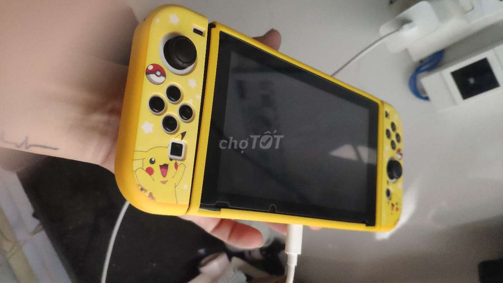 Máy chơi game Nintendo Switch V1 Vàng 128GB. Mua bán Thiết bị chơi game tại Huyện Châu Đức Bà Rịa - Vũng Tàu được đăng bởi Gia Hưng hình 1