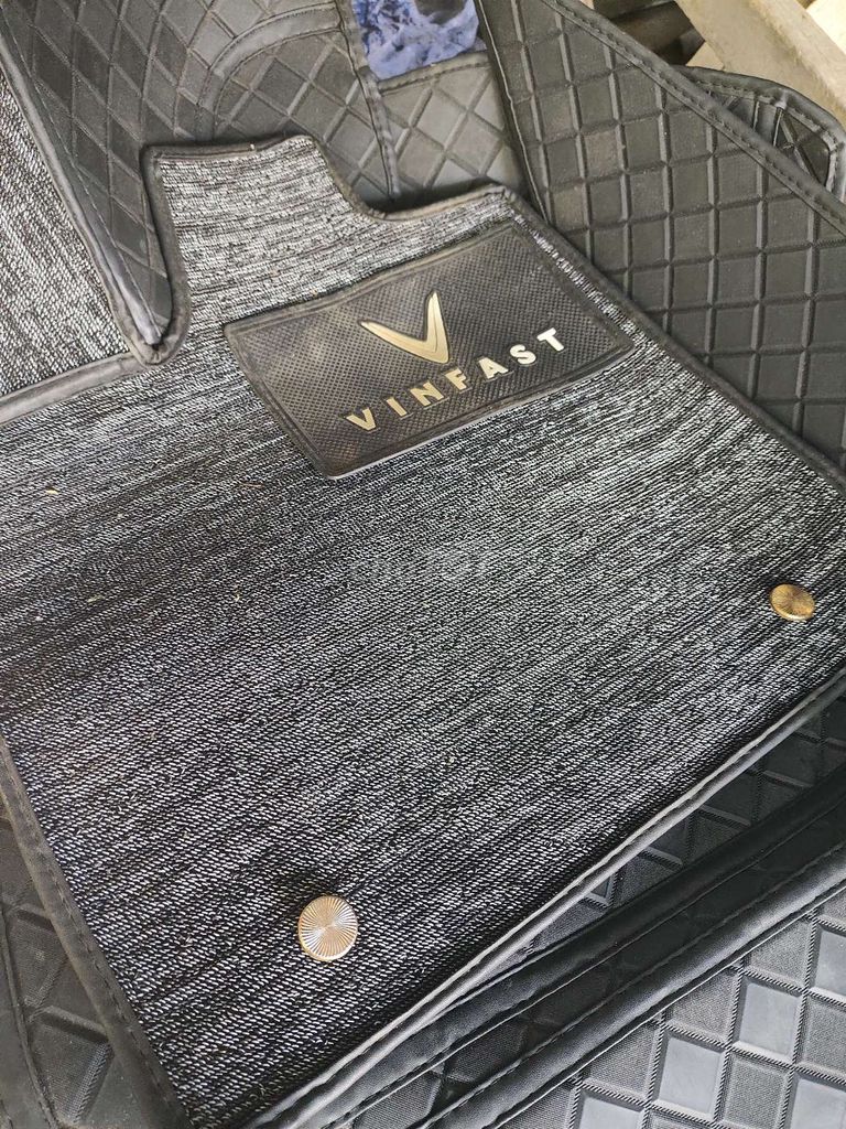 Thảm lót sàn vf7, thảm cao su vf7, còn mới. Mua bán Phụ tùng xe tại Quận Liên Chiểu Đà Nẵng được đăng bởi Vũ hình 3