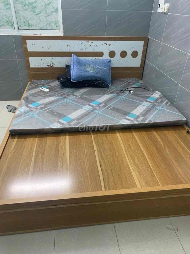 Giường nhựa Đài Loan 1m6 x 2m. Mua bán Giường, chăn ga gối nệm tại Quận Sơn Trà Đà Nẵng được đăng bởi Phạm Thiên Kim hình 1