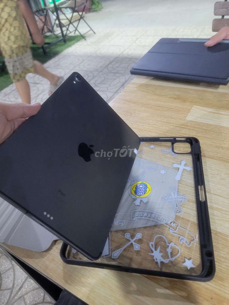 iPad Pro 11 inch 5g 256GB 120hz. Mua bán Máy tính bảng tại Huyện Châu Thành Tiền Giang được đăng bởi Cầm đồ thanh lý  hình 1