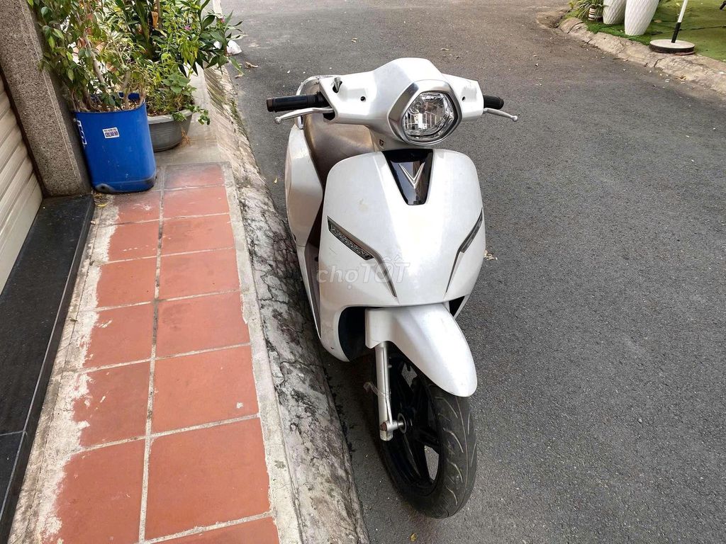 Xe Klara A2 2021 màu trắng. Mua bán Xe điện tại Quận Tân Bình Tp Hồ Chí Minh được đăng bởi EVBATTERY hình 5