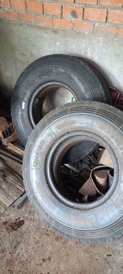 Lốp 825 R. Mua bán Phụ tùng xe tại Thành phố Buôn Ma Thuột Đắk Lắk được đăng bởi TRẦN QUỐC VINH