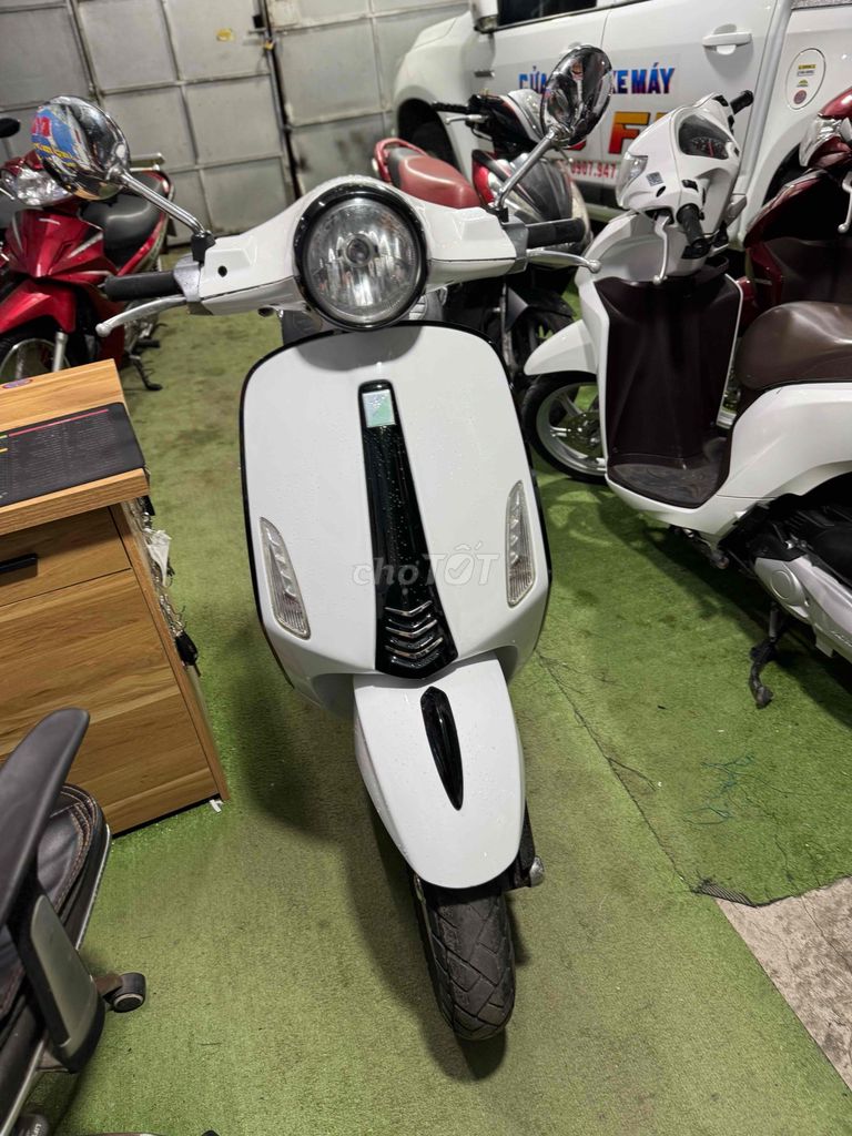 Vespa Trắng Ngọc Trinh / Zin Đẹp Bs65 Cccd Chủ. Mua bán Xe máy tại Quận Bình Thuỷ Cần Thơ được đăng bởi CỬA HÀNG XE MÁY VŨ Fi hình 1