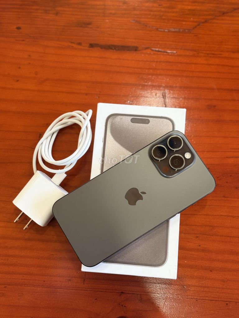 Cần bán iphone 15 promax 256gb màu đen bản QT