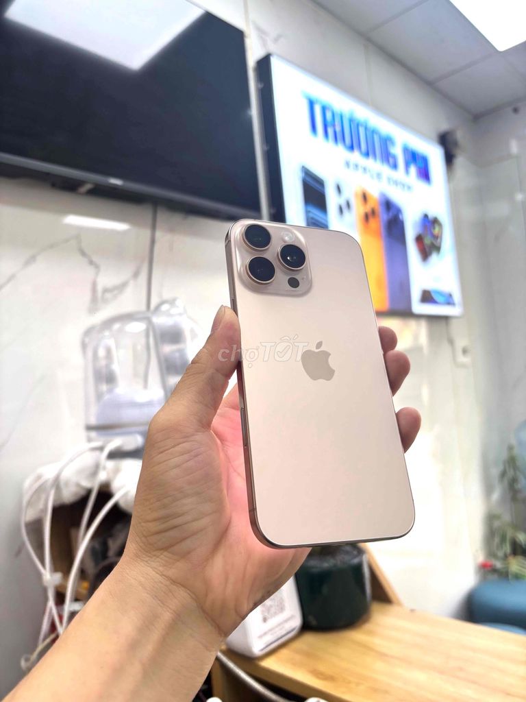 Apple iPhone 16 Pro Max 256GB Vàng 100%. Mua bán Điện thoại tại Quận Sơn Trà Đà Nẵng được đăng bởi Diễm Diễm hình 1