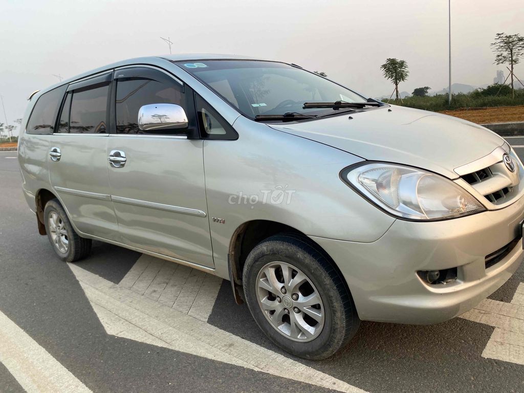 Toyota Innova 2007 G - 8656 km