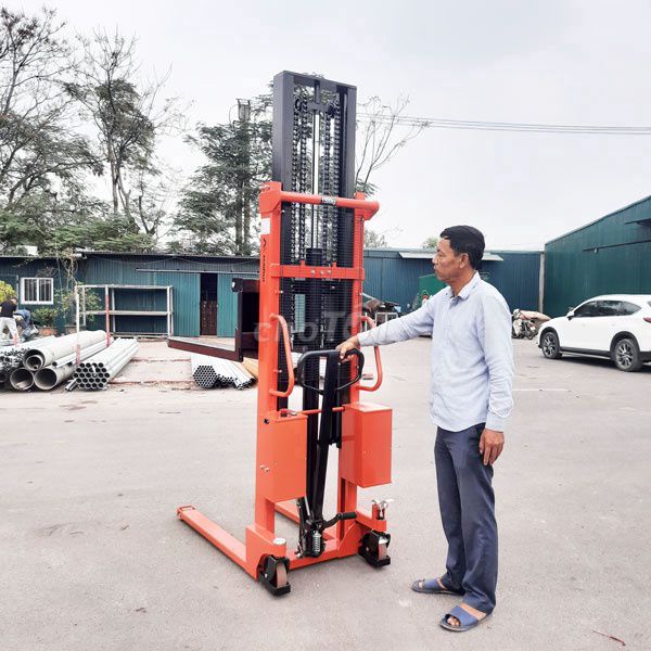 CẦN THANH LÝ GẤP XE NÂNG HÀNG BẰNG ĐIỆN 1.5T 3M. Mua bán Đồ chuyên dụng, Giống nuôi trồng tại Huyện Việt Yên Bắc Giang được đăng bởi xenangcongnghiep hình 1