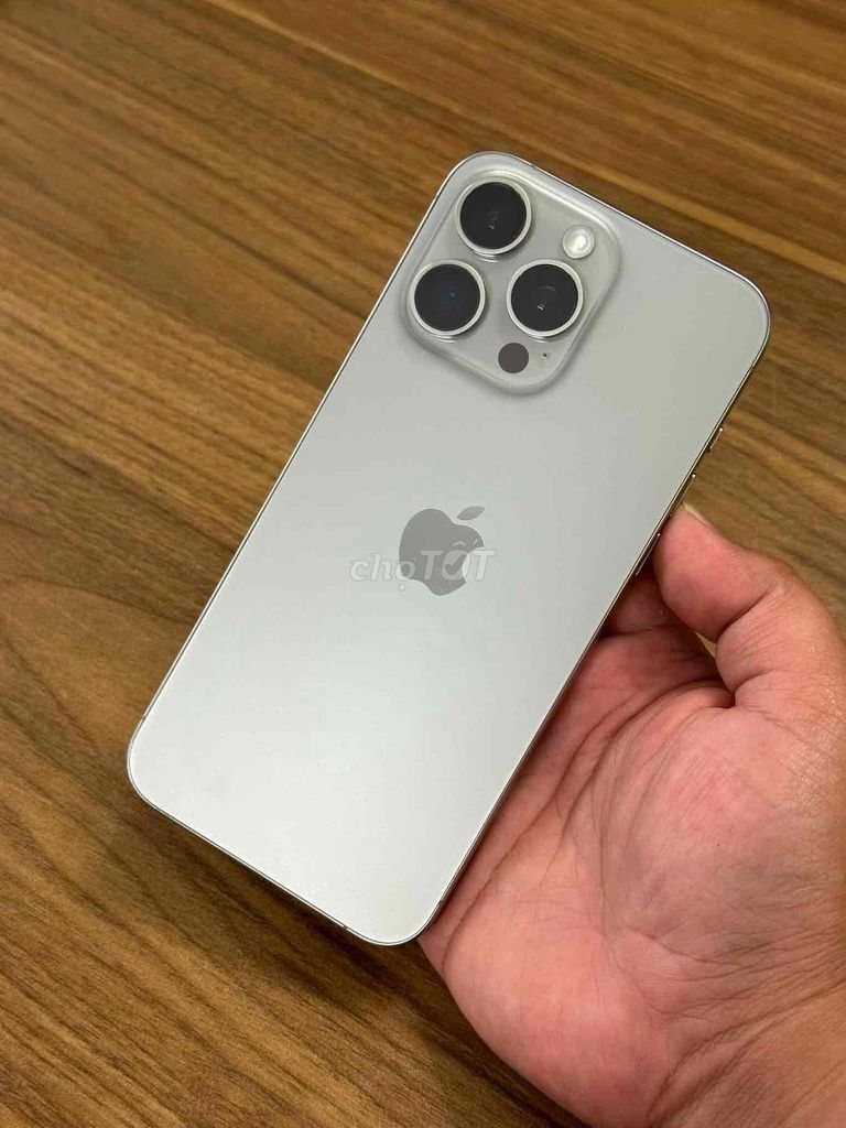 Apple iPhone 15 Pro Max 256GB Bạc. Mua bán Điện thoại tại Thành phố Biên Hòa Đồng Nai được đăng bởi TRƯƠNG HUY HOÀNG hình 1