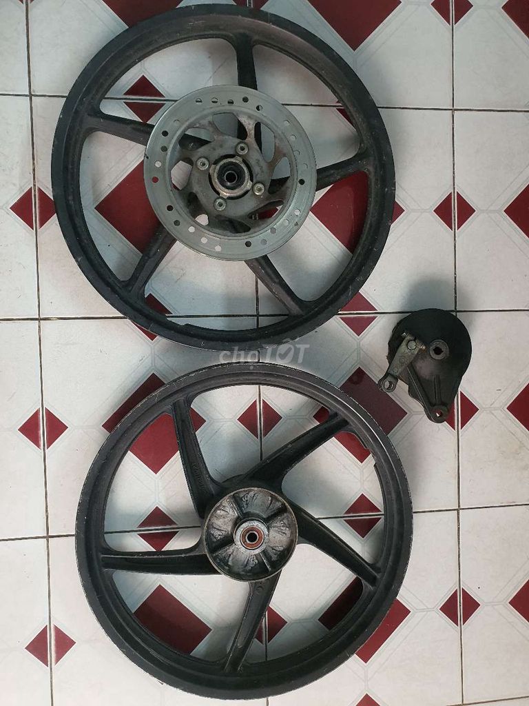 Cặp bánh mâm đĩa lõm gắn future neo kim, future 2. Mua bán Phụ tùng xe tại Quận Ninh Kiều Cần Thơ được đăng bởi Lê Thành Phát  hình 2