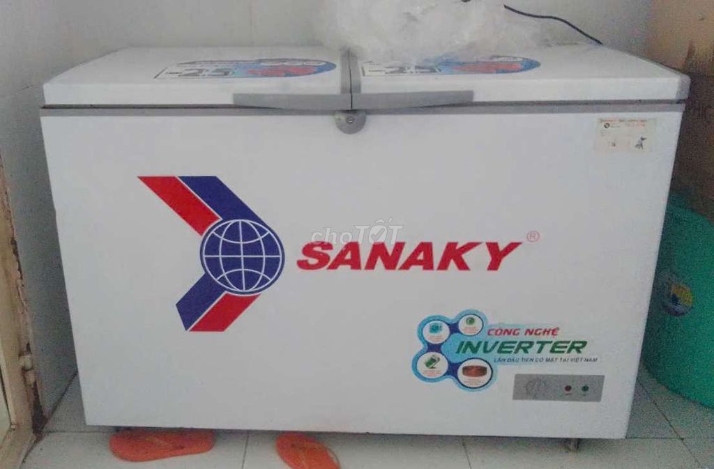 Tủ đông Sanaky đông suốt inverter 300l