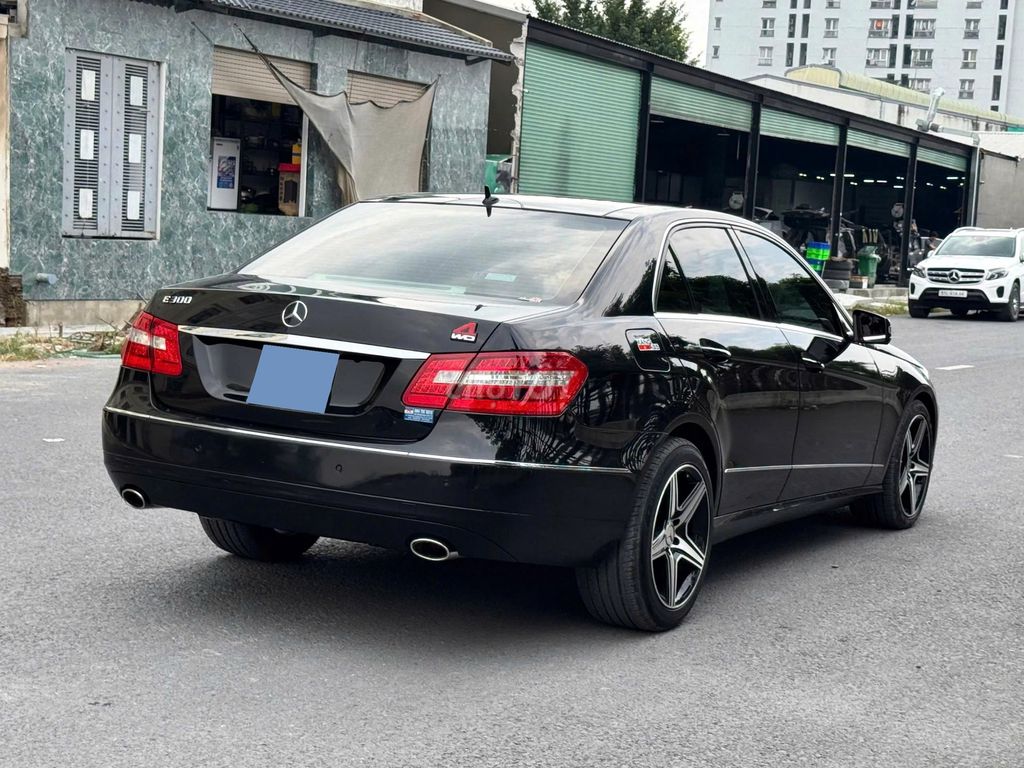 Mercedes-Benz E300 đời 2010 số tự động. Mua bán Ô tô tại Quận Gò Vấp Tp Hồ Chí Minh được đăng bởi Phương 831 hình 10