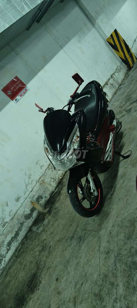 Honda PCX Đỏ đen. Mua bán Xe máy tại Quận Bình Tân Tp Hồ Chí Minh được đăng bởi Mr Dương hình 7