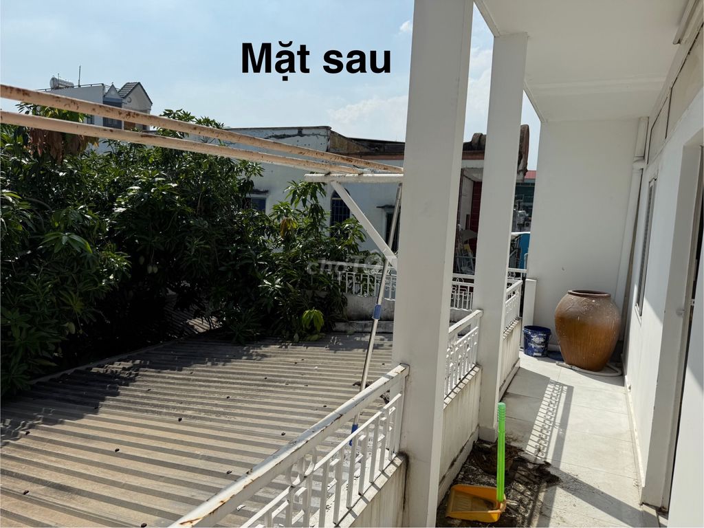 Bán nhanh nhà mặt tiền đường lớn view bờ sông