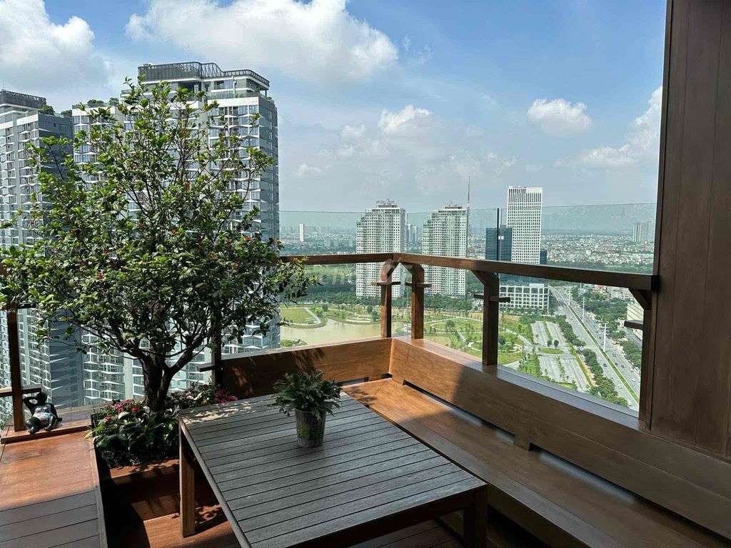 Penthouse 670m ( 6n5w) tại Goden Palace Mễ Trì. LH: ***