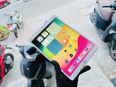 iPad Pro 10.5 bản sim 4G + Wifi màu bạc có Trả Góp. Mua bán Máy tính bảng tại Quận Hải Châu Đà Nẵng được đăng bởi TUẤN LUXURY MOBILE ĐÀ NẴNG