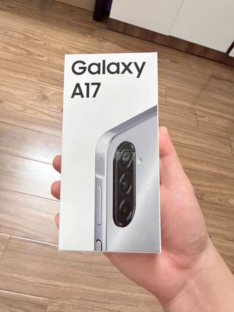 Samsung Galaxy A17 8GB/128GB Bạc. Mua bán Điện thoại tại Quận Tây Hồ Hà Nội được đăng bởi Minhhhhh hình 1