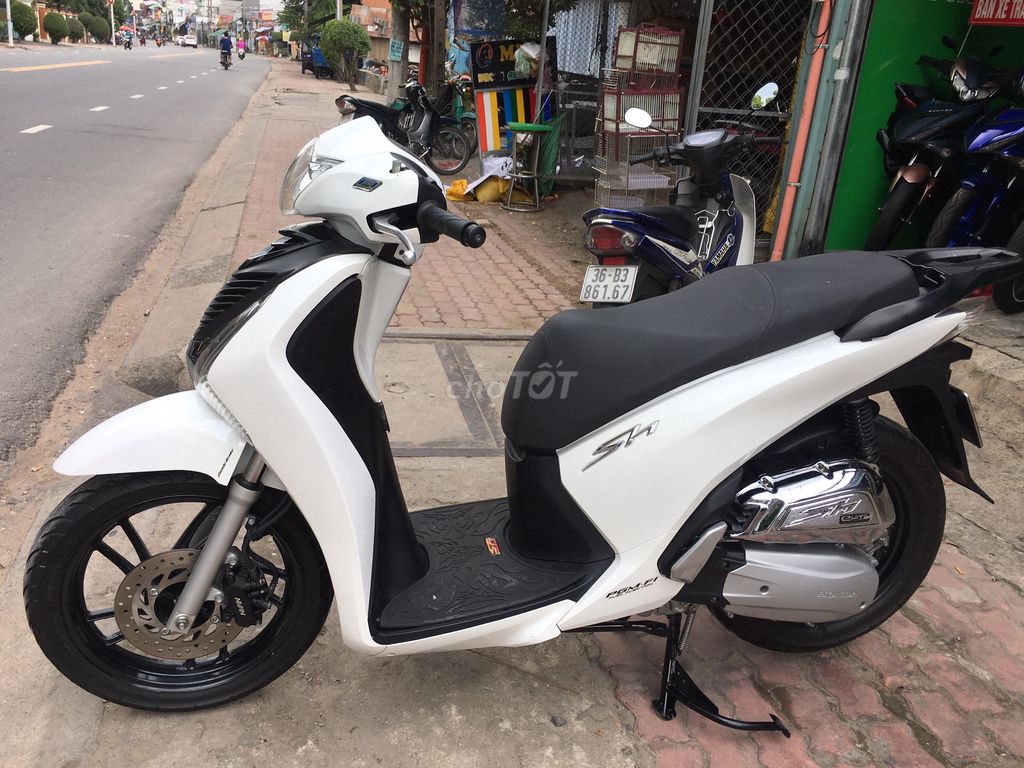 0915616161 - Honda SH125 trắng đen 2014 xe cực lướt máy zin100%